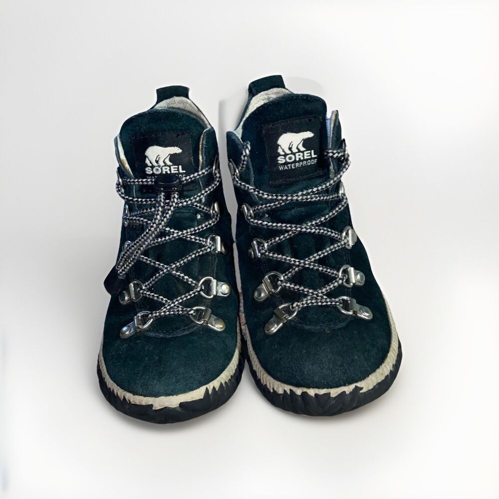 SOREL Youth Size 1 Out N About Conquest Black Waterproof Snow Boots Bungee Laces